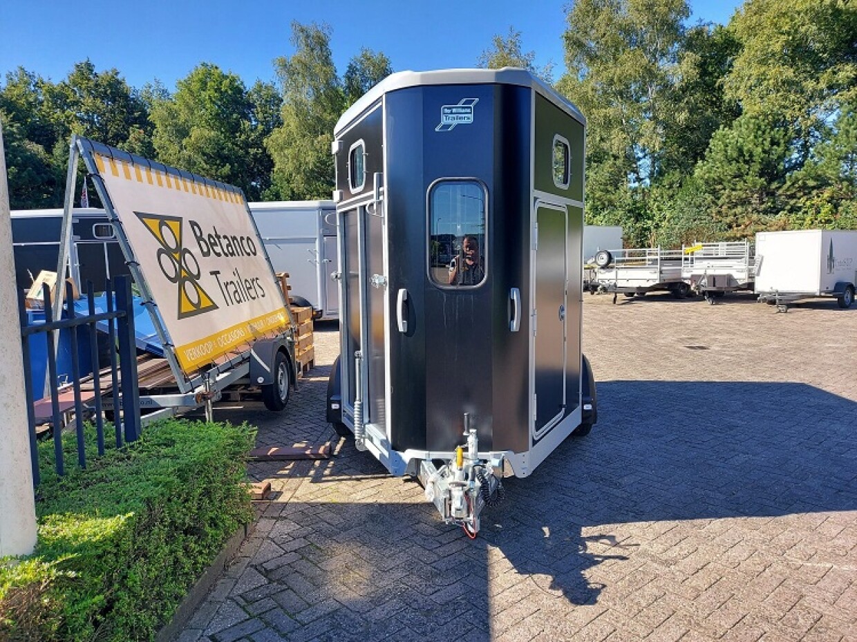 Ifor Williams HB 511 | Zwart | Voorlader