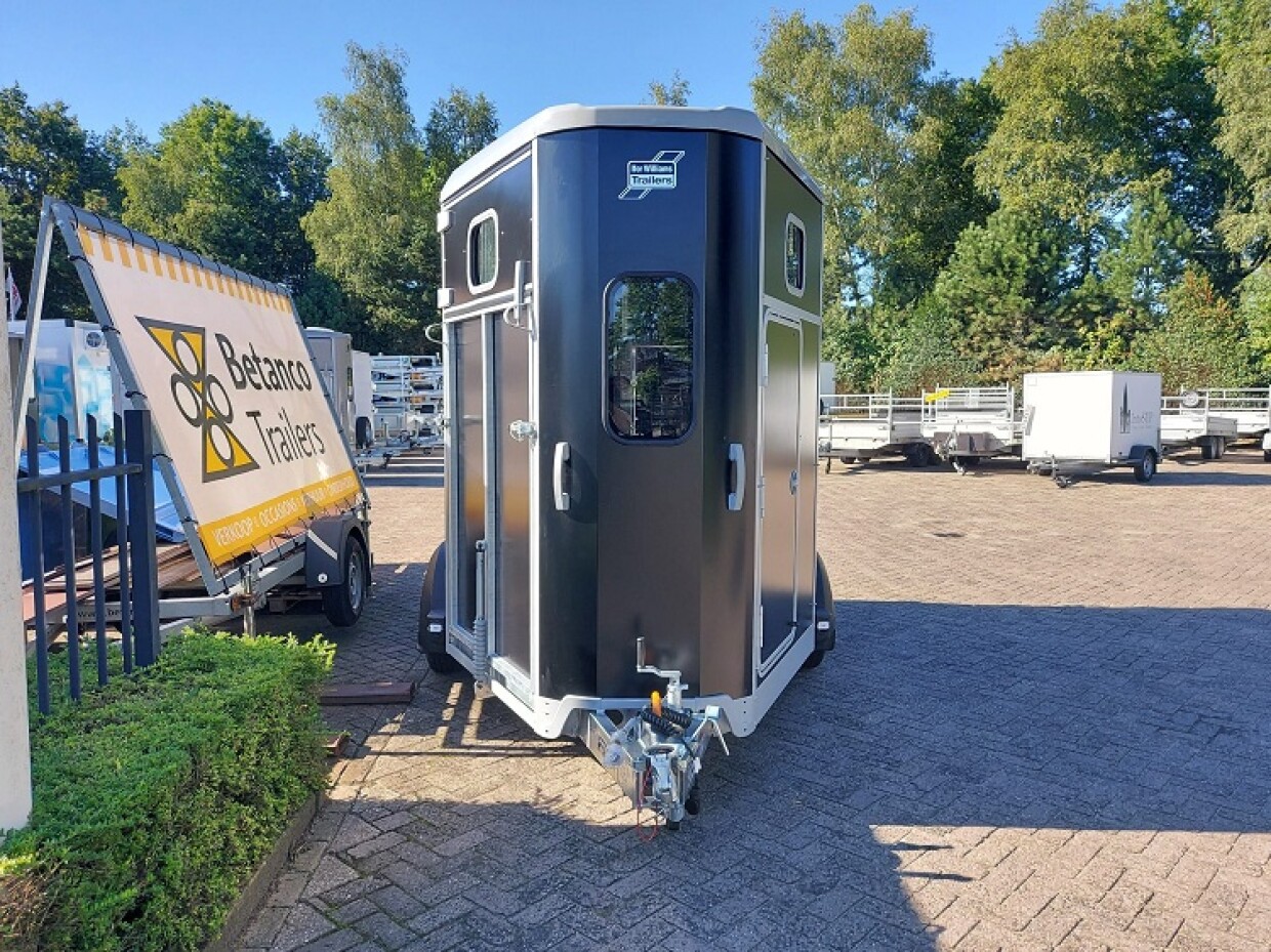 Ifor Williams HB 511 | Zwart | Voorlader | Klep/Deur