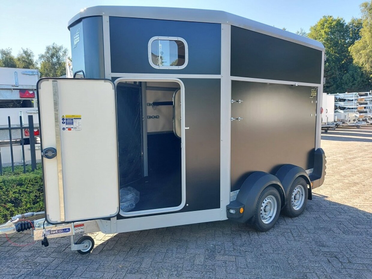 Ifor Williams HB 511 | Zwart | Voorlader | Klep/Deur