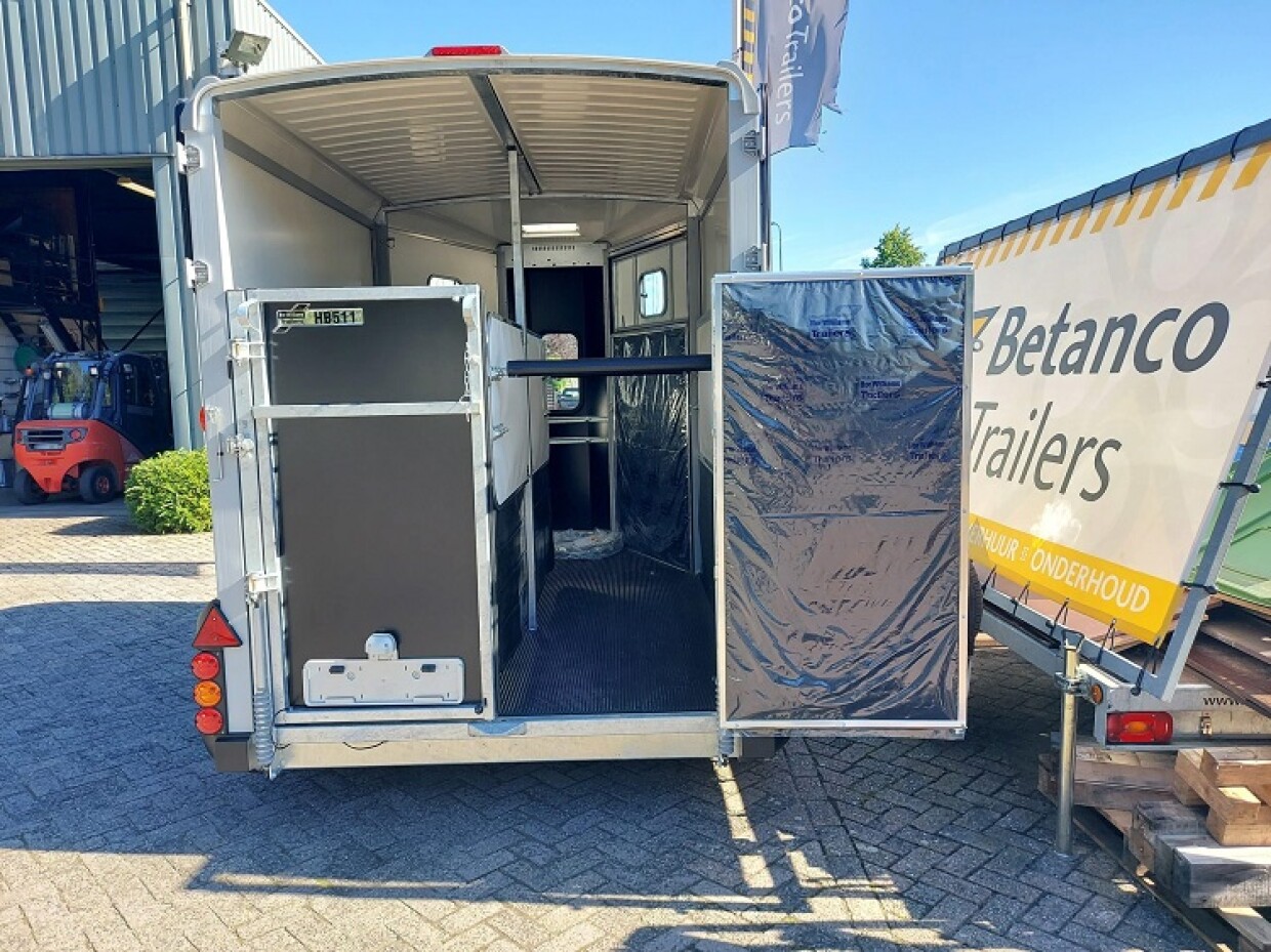 Ifor Williams HB 511 | Zwart | Voorlader | Klep/Deur