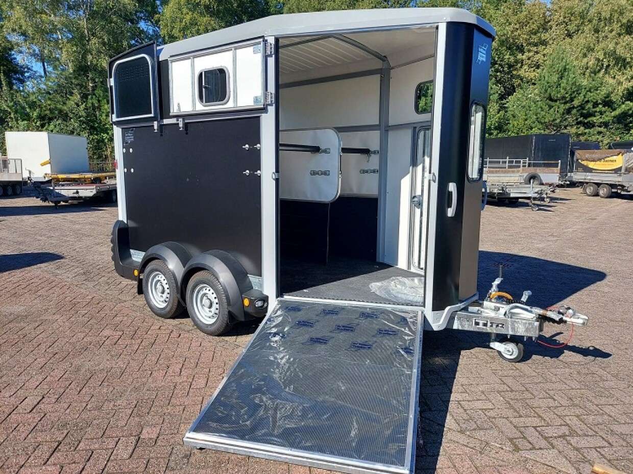 Ifor Williams HB 511 | Zwart | Voorlader | Klep/Deur