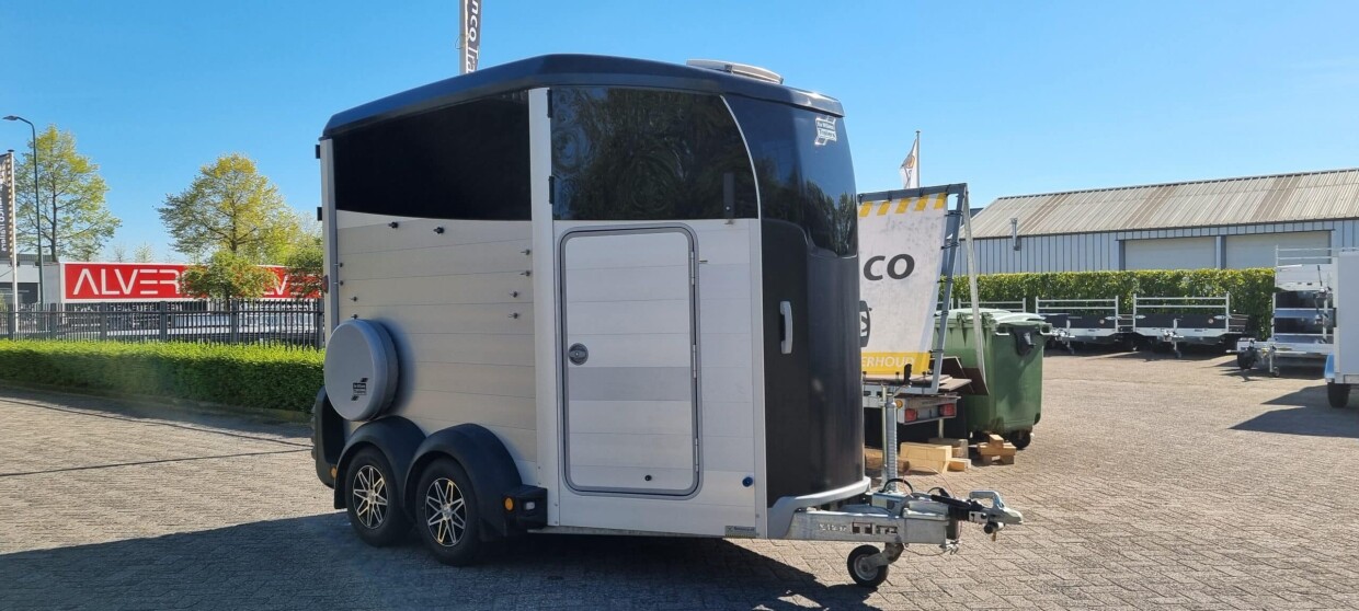 Ifor Williams | HBX506