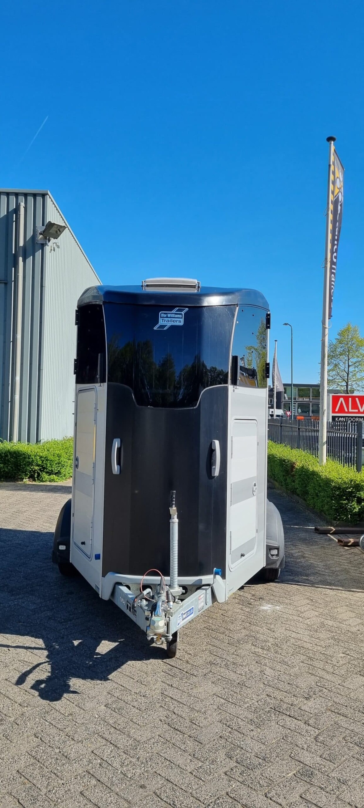 Ifor Williams | HBX506
